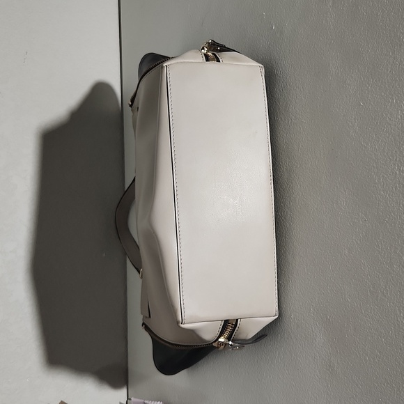 Kate Spade Purse good condion has some scuffs -latch and indent strap non ks - Picture 5 of 15